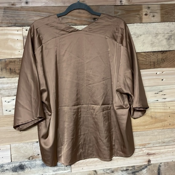 Banana Republic size large mocha color satin blouse - Picture 6 of 6